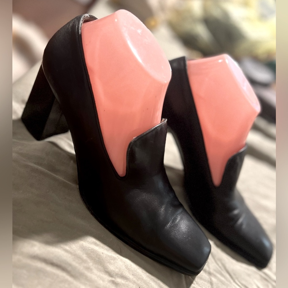Salvatore Ferragamo Pumps Womens Size 8.5 B Black Leather Square Toe Shoes